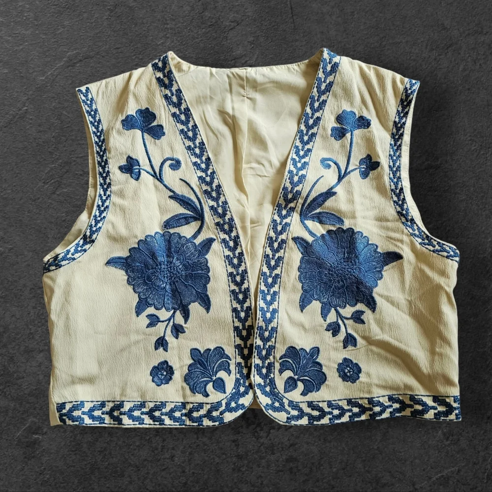Commense Floral Boho‎ Poet Core Ethnic Embroidered Cream Blue Vest Top Sz M